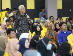 Gubernur Ganjar Motivasi Mahasiswa Universitas Pancasakti Mengolah End to End Potensi di Tegal