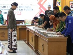 Total Bantuan Rp 33.949.808.000 Dibagikan Gubernur Jateng ke 9 Partai Politik