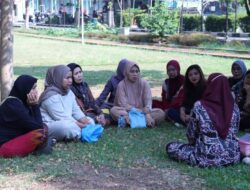 Kemensos Berikan Bimbingan Pengasuhan Anak dan Salurkan Bantuan ATENSI ke 167 Warga Kota Bandung
