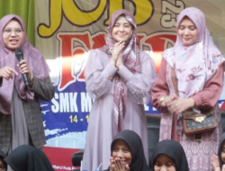 Risty Tagor Muslimah Shalihah Indonesia Bagikan Falsafah Hidupnya ke Santri Miftahul Huda Rawalo