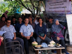 Didukung SDA yang Memadai, PKM USB YPKP Bandung Jajaki Potensi Budidaya Ikan Koi di Desa Cibubuan Sumedang