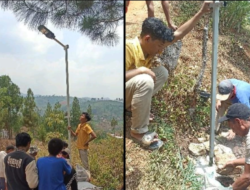 Tim Dosen P2M & Kompor UPI Bangun 7 PJU Otomatis dan Pompa Hidram di Gunung Halu
