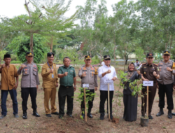 Gerakan Tanam 10 Juta Pohon Serentak, Sarana Edukasi Polri dalam Melestarikan Alam di Daerah