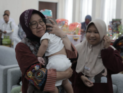 Kolaborasi Kemensos dan Kitabisa.com Salurkan Bantuan 10 Miliar Rupiah