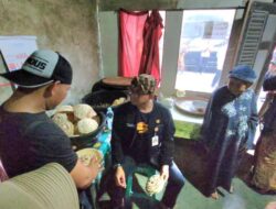 Pj Bupati Banyumas Nikmati Renyahnya Sarang Madu Gancang di Gumelar