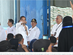 Presiden Jokowi Ungkap Tantangan Pangan Nasional Saat Serahkan Bantuan Pangan di Labuhanbatu