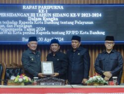 Pj Wali Kota Bandung Sampaikan Penjelasan Raperda tentang RPJPD Kota Bandung Tahun 2025-2045
