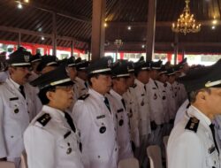 Laksanakan UU No.3 Tahun 2024, Dr. H. Dedi Supandi S.STP, M.Si & Hanung Cahyo Saputro S.STP, M.Si Serahkan Ratusan SK Perpanjangan Jabatan Kepala Desa di Daerahnya