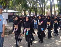 Erwin M.Pd: “Menangislah di SMK, Tertawalah Kalian di Tempat Industri atau Kuliah”
