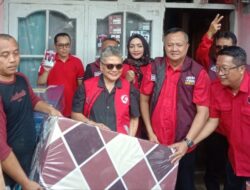 PDI Perjuangan Salurkan Bantuan Bagi Warga Kota Sukabumi Terdampak Banjir Bandang