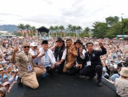 Pasangan No. 1 Alfin-Azhar Hamzah Kampanye Akbar Rekor Massa Terbesar di Lapangan Merdeka Kota Sungai Penuh