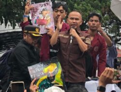 Puluhan Mahasiswa Gelar Aksi Unjuk Rasa ke DPRD Kota Sukabumi,Tolak Efisiensi Anggaran