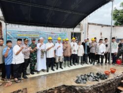 Bupati Banyumas Sadewo Lakukan Peletakan Batu Pertama Gedung Majelis Tahfidzul Quran Baitussalam