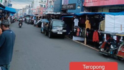 Berbagai Kalangan Masyarakat Pertanyakan Keberadaan Tenda – Tenda Biru PKL Disepanjang Jalan Kpt. Harun Kabir