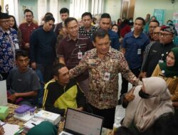 Pelayanan Kesehatan Gratis Untuk Tingkat Desa, Gubernur Jateng Tinjau Pelaksanaan SPELING di Cilacap