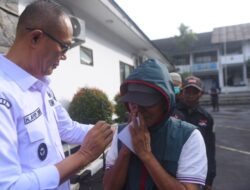 Pemkot. Sukabumi Berikan Santunan Kepada Ratusan Tukang Becak dan Delman