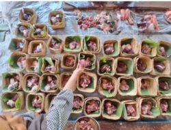 PWI Bandung Barat Gunakan Besek Bambu untuk Kurban, Serukan Aksi Ramah Lingkungan