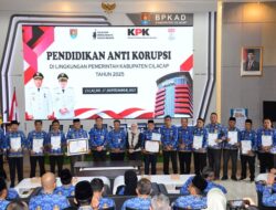 Bupati Cilacap Buka Sosialisasi Pendidikan Anti Korupsi