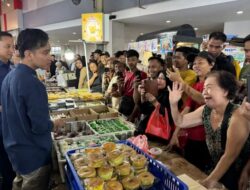 Pastikan Ekonomi Rakyat Tetap Bergerak, Wapres Sambangi Sentra Kue Subuh Pasar Senen