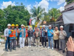 Anggota DPR RI, Dewi Yustiana Pasang Ratusan Tiang Listrik Di Pulau Semambu