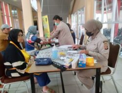 Cek Kesehatan Gratis Di Pasar Atas Baru Cimahi Diserbu Pedagang Dan Warga, Bukti Sinergi Polres Dan Masyarakat Untuk Hidup Sehat