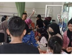 Puluhan Siswa SDN 1 Ciptaharja Diduga Keracunan Jajanan Sekolah