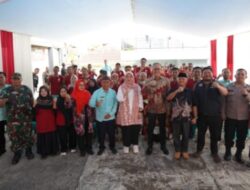 Wali Kota Sukabumi, H. Ayep Zaki, Buka Bimtek Peningkatan Kapasitas Kinerja RT/RW se-Kelurahan Karamat