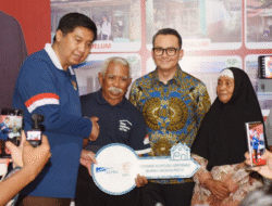 Menteri Perumahan dan Kawasan Permukiman Tinjau Renovasi Rumah di Banyumas