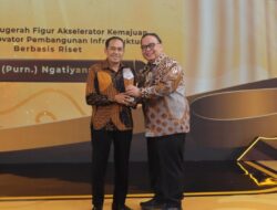 Walikota Cimahi Ngatiyana Raih detikJabar Awards 2025, Diganjar sebagai Figur Akselerator Kemajuan