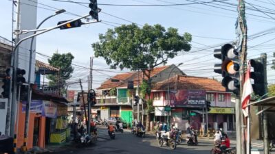Solusi Atas Keluhan Bertahun-tahun, Pemkot Cimahi Resmi Pasang APILL di Simpang Kolmas