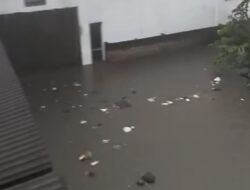 Cimahi Dikepung Banjir, Warga Tuding Penyempitan Sungai Akibat Bangunan Liar Jadi Biang Keladi