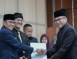 Wali Kota Cimahi Lantik 6 Pejabat 36 Kepala Sekolah, Tekankan Profesionalisme