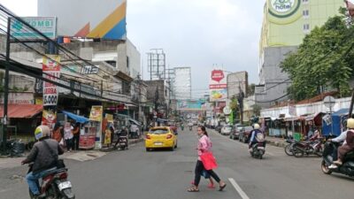 Tumpang Tindih Reklame Ganggu Estetika, Pemerhati Kota Bandung Dorong Pemerintah Lakukan Penertiban