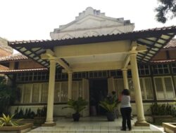 Rumah Wongso Abuchaer di Baros: Jejak Saudagar Sahabat Bung Karno yang Kini Menunggu Perpisahan