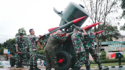 Rapier Inggris Era 1950 Hiasi Bundaran Jati, Menguatkan Identitas Kota Cimahi