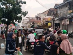 Pererat Solidaritas, Karang Taruna Cimahi Utara Tebar Ratusan Paket Takjil untuk Masyarakat