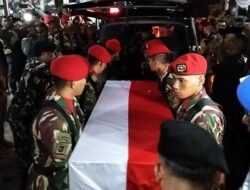 Jenazah Mayor Inf Anumerta Zulmi Tiba di Cimahi, Tangis Keluarga Pecah Sambut Kepulangan Sang Pahlawan