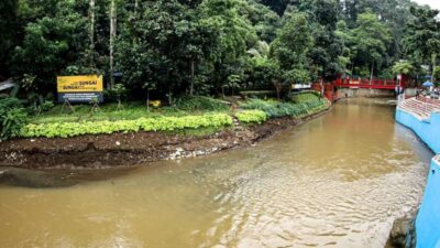 Wali Kota Bandung Tegaskan Banjir Dipicu Sampah, Bukan Sekadar Cuaca Ekstrem