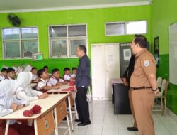 Wali Kota Cimahi Ngatiyana Tinjau Ujian Akhir di SD Mandiri 5, Pastikan Kualitas Pembelajaran
