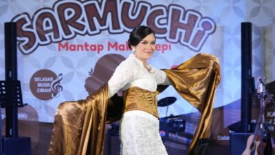 Wali Kota Cimahi Tegaskan Pemberdayaan Perempuan dalam Pembukaan Fashion Show Hari Kartini 2026