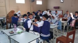 Guru Bahasa Sunda Kian Langka, Satu Pengajar Bertahan Sendiri di SMPN 16 Cimahi