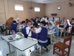 Guru Bahasa Sunda Kian Langka, Satu Pengajar Bertahan Sendiri di SMPN 16 Cimahi
