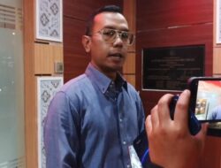 Kejari Sita Dua Koper Usai Geledah Disnaker Cimahi
