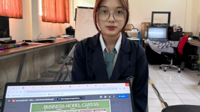 KOMISI Perkuat Kualitas Kelulusan Siswa Bisnis Digital SMK Bhinneka Karawang