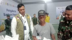 Dirut BULOG Tinjau Penyaluran Bantuan Pangan di Desa Cisaat, Pastikan Tepat Sasaran