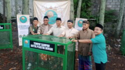 ‎Perdana, Yayasan Desembilan Nusantara Sentosa Salurkan Keranjang Sampah Ke Warga RW 9 Tanimulya