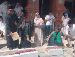 Libatkan 1.200 Santri, Ponpes Dzikir Al-Fath Gelar Sate Terpanjang pada Festival Qurban 1447 H