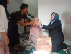 Camat Cimahi Selatan Takziah ke Rumah Duka Bocah Korban Tenggelam, Imbau Orang Tua Tingkatkan Pengawasan Anak