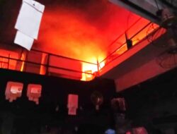 Kebakaran Toko Vermont Cimahi Selatan, Lima Penghuni Berhasil Diselamatkan Tim Damkar