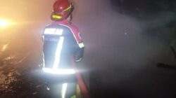 Respons Kilat Damkar Cimahi Cegah Api Meluas, Warung Kopi di Baros Hangus Terbakar